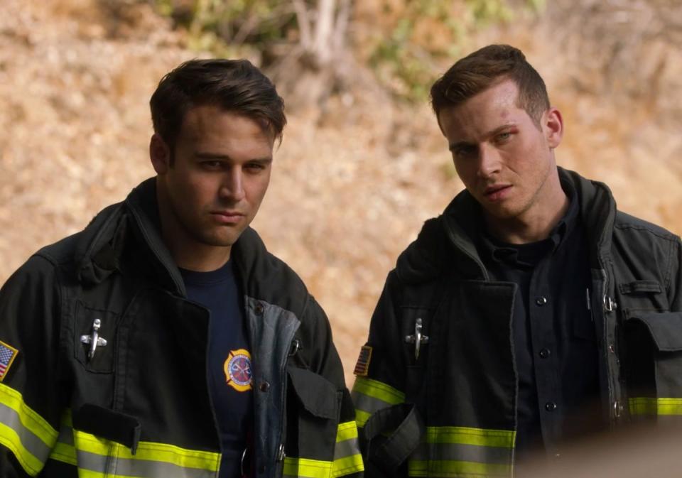 911 season 5 ryan guzman as eddie diaz and oliver stark as buck