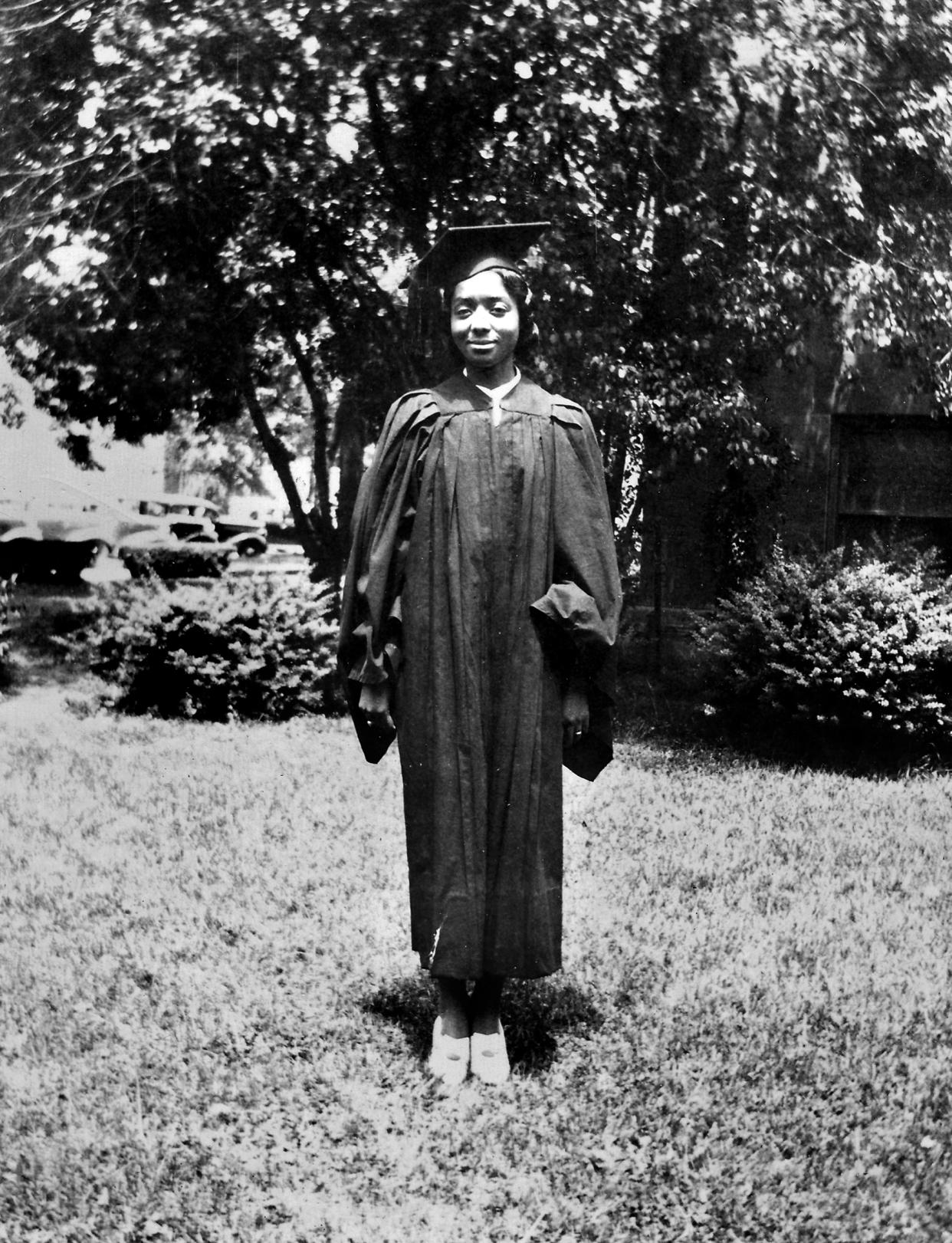 Edith Renfrow Smith graduating from Grinnell College (Courtesy Edith Renfrow Smith)