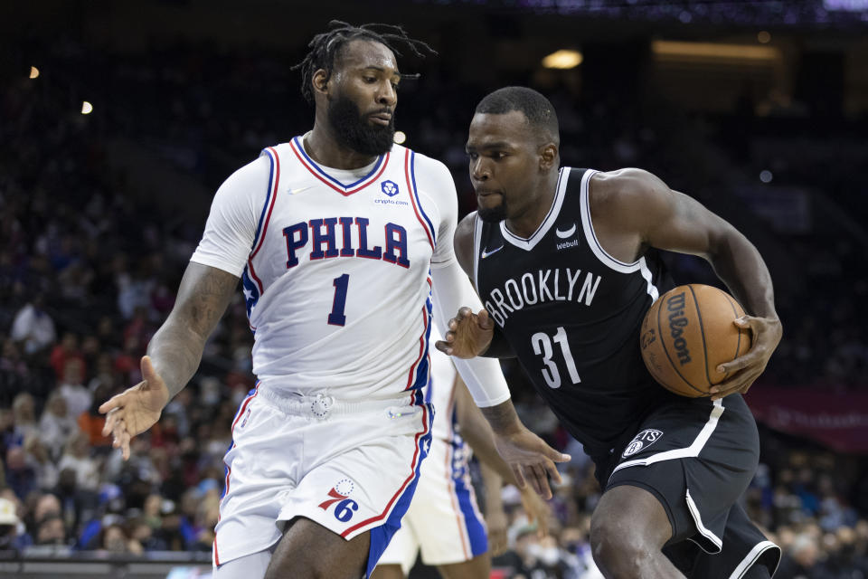 「米爺」Paul Millsap（圖右）本季轉戰布魯克林籃網。（Photo by Mitchell Leff/Getty Images）