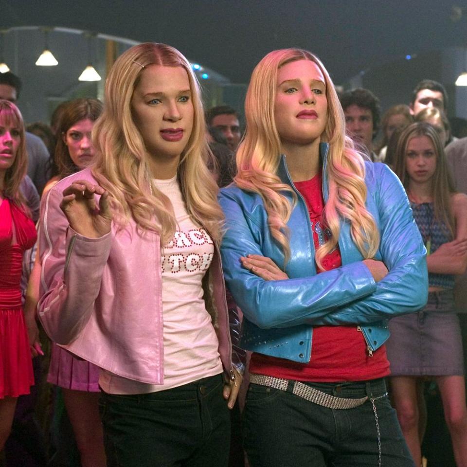 32) White Chicks