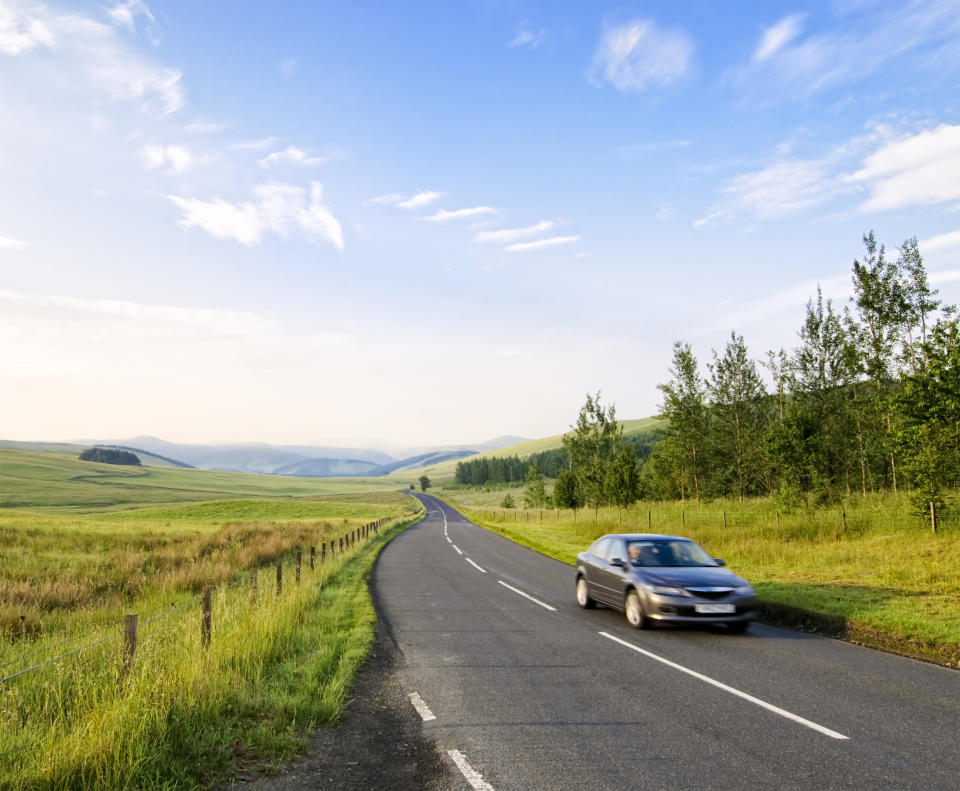 Für eine Auto-Überführung muss man flexibel sein, denn manchmal müssen die Fahrzeuge an entlegene Orte (Symbolbild: Getty Images)