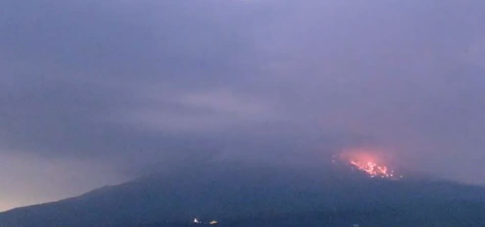 櫻島是為一持續活躍的火山島，過去均有大小噴發紀錄，但據日本氣象廳表示，櫻島火山噴發警戒級別升至5級尚屬史上首次，更是日本全國火山噴發5級警戒的第2例。   圖：取材自推特