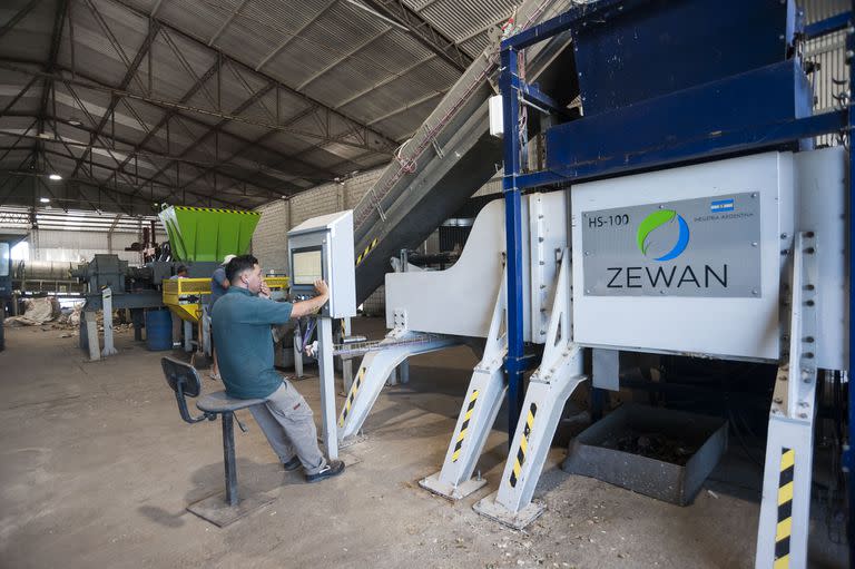 Zewán, empresa que arma máquinas para procesar basura.
Planta de tratamiento de basura en Exaltación de la Cruz. Prov. de Buenos Aires. 06-12-2022