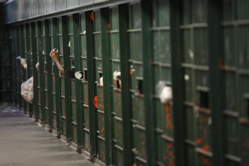 LOS ANGELES, CA - OCTOBER 02, 2019 Los Angeles County Sheriff's Commander Jason Wolak who oversees Custody Services Division-General Population tours the Men's Central Jail located at 441 Bauchet St in downtown Los Angeles on October 02, 2019. (Al Seib / Los Angeles Times)