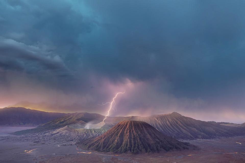 lightning strikes mountain