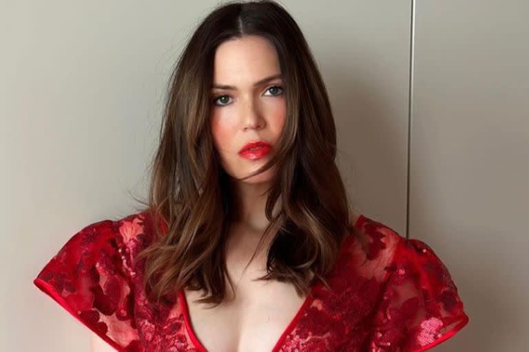 Mandy Moore reveló uno de los principales motivos por los que se sumó a la huelga de actores: “¡Me pagaron un centavo!”