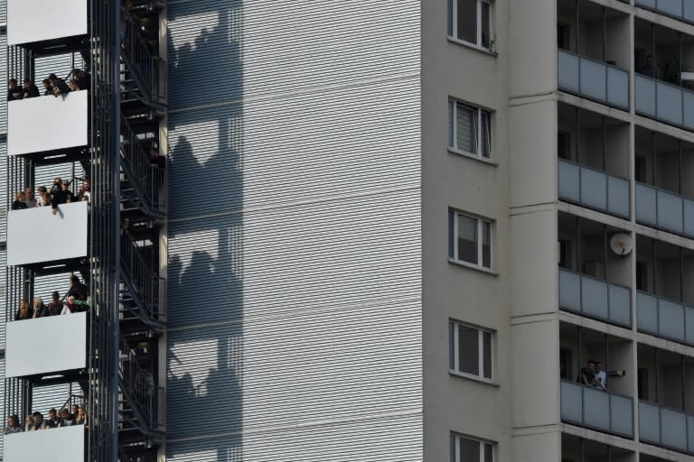 Nach dem Tod eines Manns durch den Abbruch eines Podests einer Feuerleiter an einem Haus ist ein verantwortlicher Bauleiter vom Amtsgericht Kassel zu einer einjährigen Freiheitsstrafe auf Bewährung verurteilt. Dies teilte eine Gerichtssprecherin mit. (John MACDOUGALL)