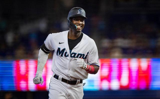 Defending batting champion Luis Arraez hits for Marlins' first cycle in  franchise history