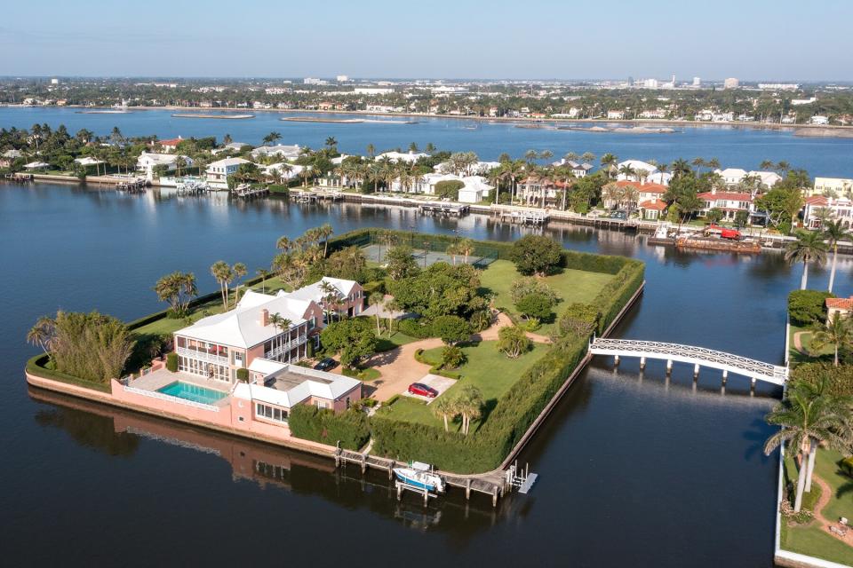 Aerial view of Tarpon Isle in Palm Beach