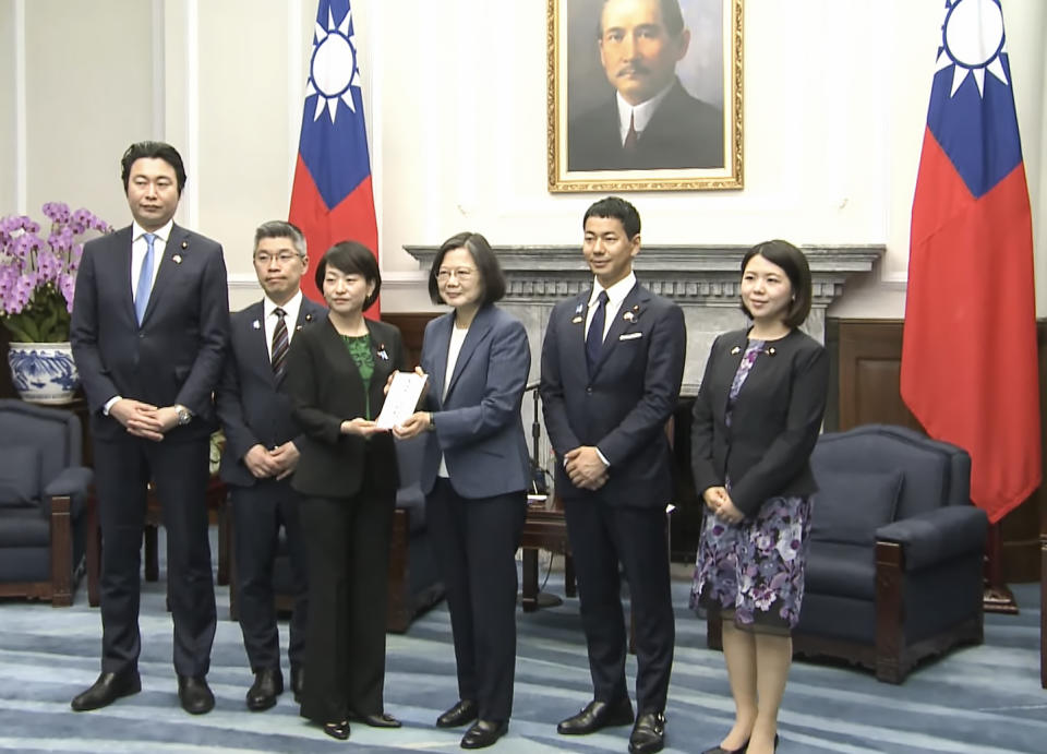 總統蔡英文接見日本自民黨青年局訪團一行。（圖：總統府提供）