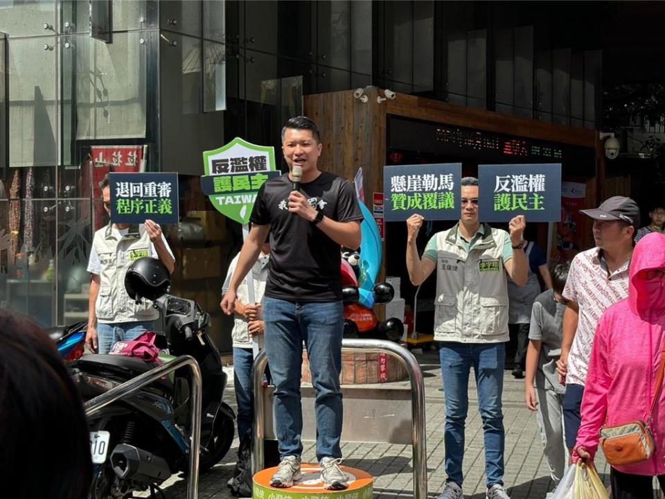 民進黨新北市議員李宇翔今日上午率先於林口舊街市場舉行街頭短講。（李宇翔提供）