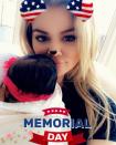 Khloé and True had themselves a snuggle fest while ringing in Memorial Day in May 2018.