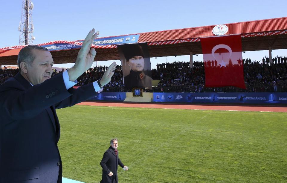 Turkey's President Recep Tayyip Erdogan salutes as he arrives to attend a ceremony marking the 102nd anniversary of Gallipoli campaign, in the Aegean port of Canakkale, near Gallipoli where troops under British command landed in 1915, Saturday, March 18, 2017. Turkish leaders, soldiers and flag-waving spectators are commemorating a World War I campaign in which Ottoman armies held off an Allied expeditionary force, a bloody event that helps to underpin staunch nationalism in Turkey today. (Kayhan Ozer/Presidential Press Service, Pool Photo via AP)