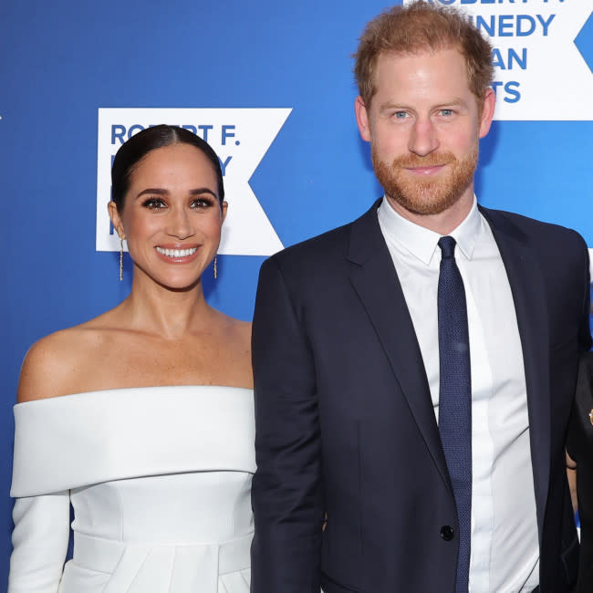 Harry y Meghan en la gala de los premios Ripple of Hope credit:Bang Showbiz