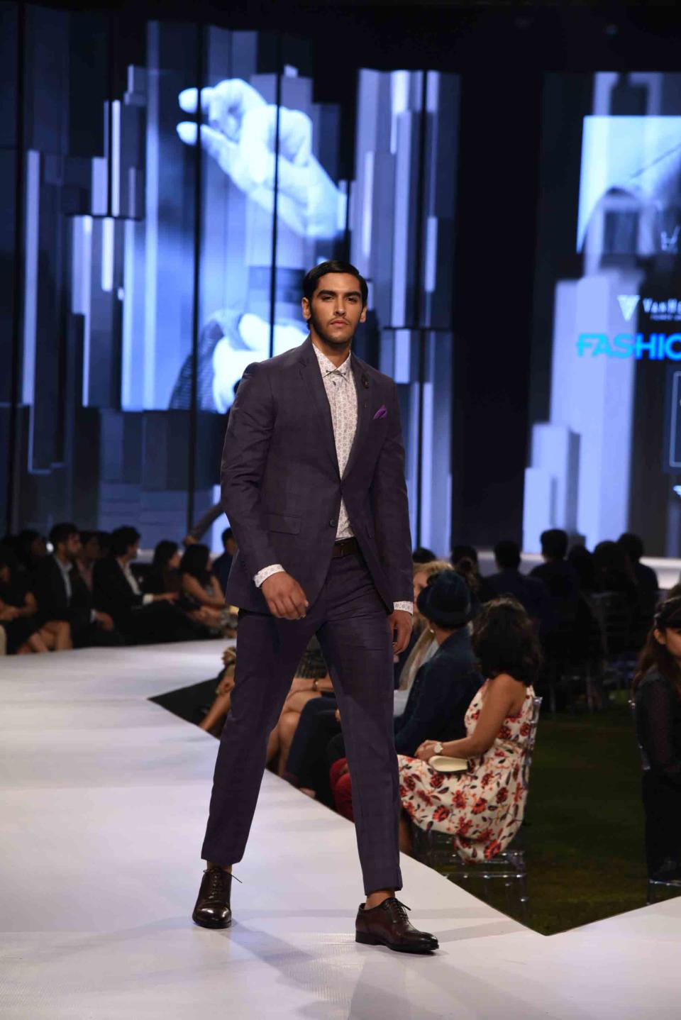 Bollywood meets fashion at 'Van Heusen and GQ Fashion Nights 2016' finale