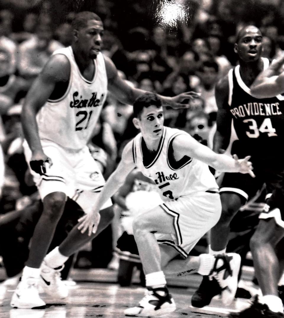 Jerry Walker (left) and Danny Hurley playing for Seton Hall in 1993