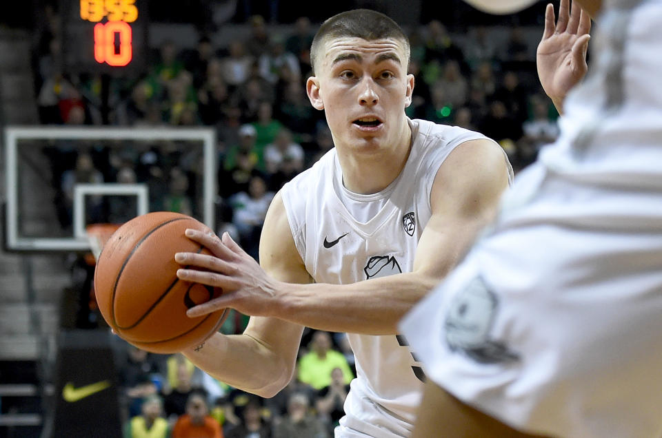  Payton Pritchard #3 of the Oregon Ducks looks to pass the ball during the first half against the Oregon State Beavers at Matthew Knight Arena.