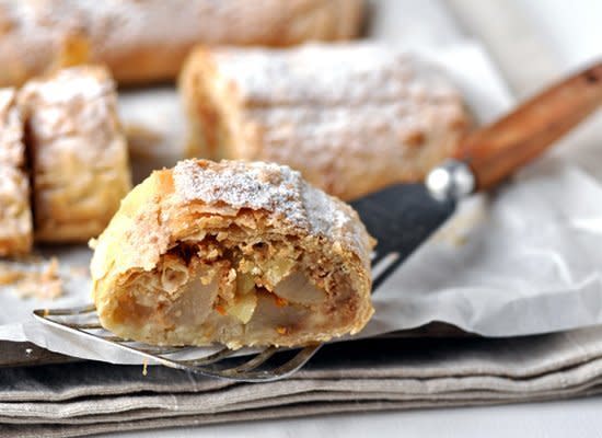 <strong>Get the <a href="http://fishchipsandgelato.wordpress.com/2012/02/28/pear-and-cardamom-strudel/" target="_hplink">Pear and Cardamom Strudel recipe</a> from Fish, Chips and Gelato</strong>