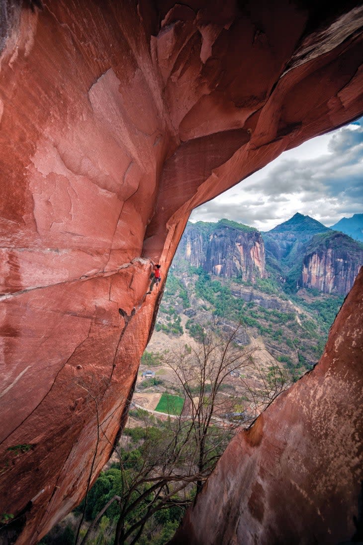 <span class="article__caption">The five-star <em>Another World</em> (5.12+),on the Dinner Wall in the Cave Area. Ken Anderson nabs the thank-god shelf of the belay station. Mike Dobie got the line’s first free ascent in 2015, and soon after, Australian Logan Barber tied into the thin, steep, 50-foot crack continuum you see above the belay. After 23 attempts, Barber succeeded. His <em>Honeycomb Dome</em> (5.13d) remains unrepeated. Other worthy climbs in the sector include <em>Japanese Cowboy</em> and the <em>Assless Chaps Extension</em> (5.12+), <em>The Warm Up</em> (5.10), <em>Flying Squirrel</em> (5.10 2 pitches), and a new top out route called <em>Finns of the Valley</em> (5.11 A0, 5 pitches).</span>