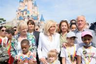 <p>Natacha Rafalski, Brigitte Macron; Anne Barrère et Didier Deschamps. </p>