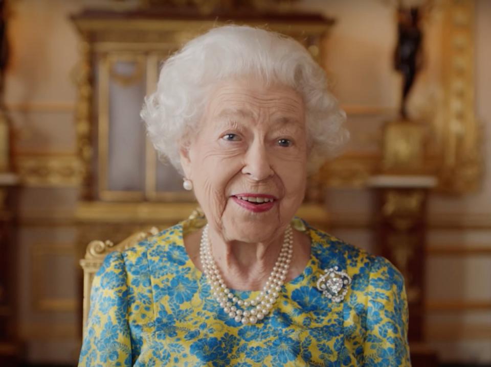 Queen Elizabeth II in the Paddington sketch (YouTube)