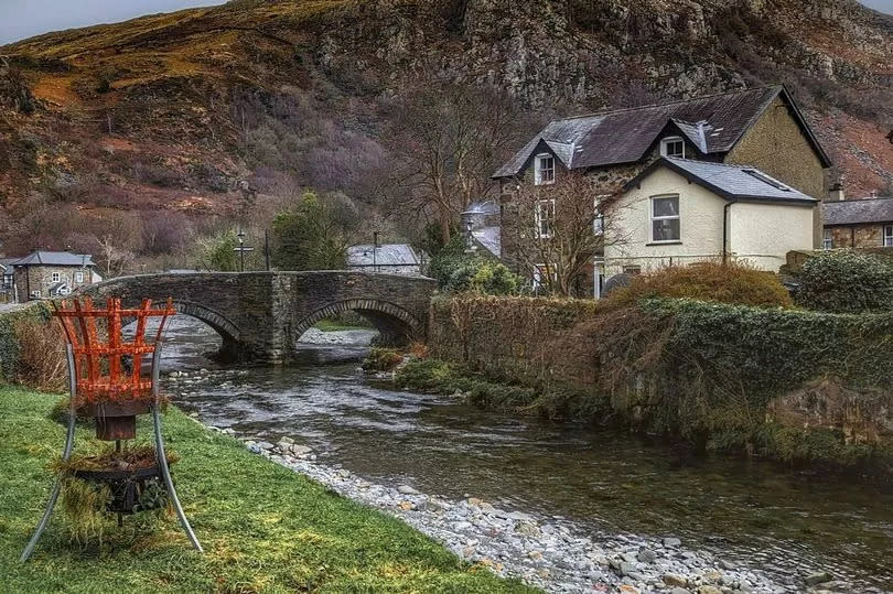 Y Bistro Yn Yr Hebog in Beddgelert