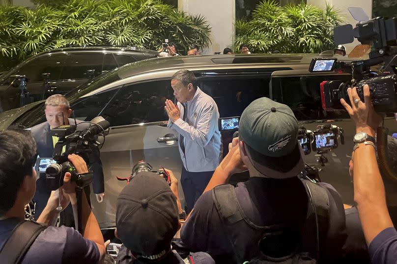 El primer ministro tailandés Srettha Thavisin llega al Grand Hyatt Erawan Hotel en Bangkok.