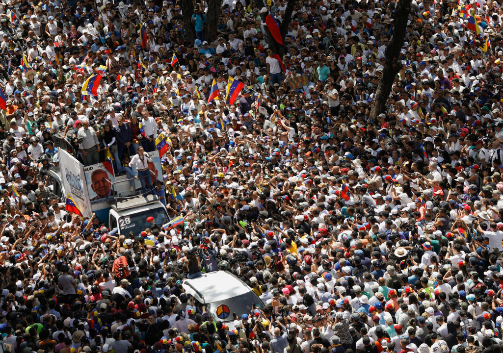 La oposición escuchó el llamado a manifestar en Caracas REUTERS/Fausto Torrealba