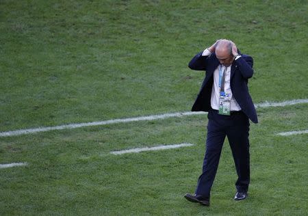 Argentina's coach Alejandro Sabella reacts after his team missed an opportunity to score against Germany during their 2014 World Cup final at the Maracana stadium in Rio de Janeiro July 13, 2014. REUTERS/Paulo Whitaker