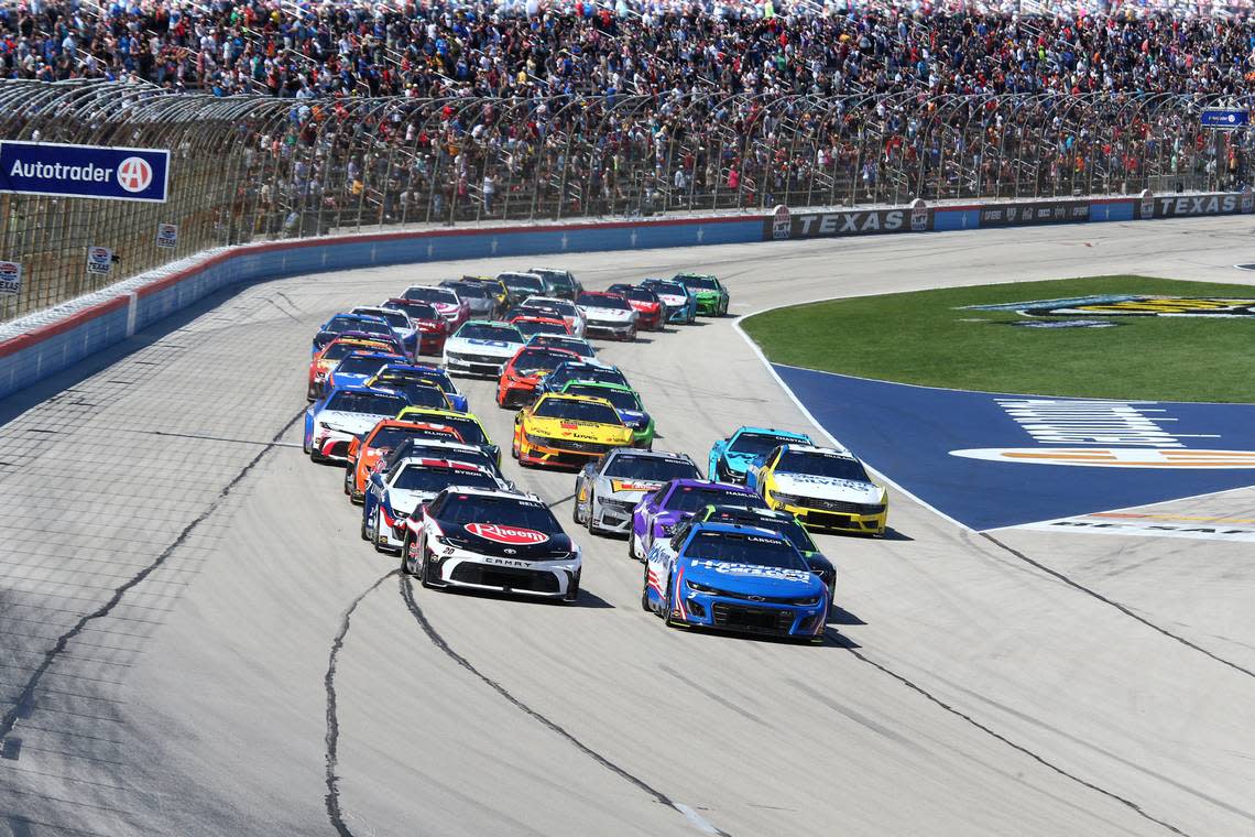 NASCAR Cup Series driver Kyle Larson leads the field into the first corner during the April 14 NASCAR Cup Series AutoTrader EchoPark 400 at Texas Motor Speedway. Michael C. Johnson/USA TODAY Sports