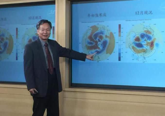 ▲前中央氣象局局長鄭明典任內時。都沒有颱風中心登入台灣，被網友封為是「護國神人」。（圖／NOWnews資料照）