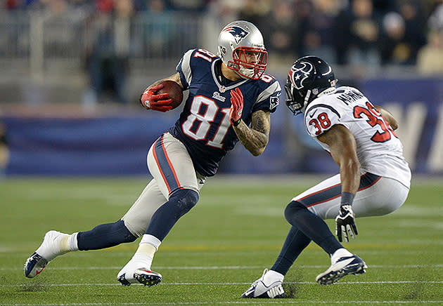 Patriots settle Aaron Hernandez contract grievance, freeing millions in  salary cap space