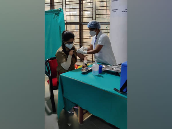 A Kolkata Police personnel received COVID-19 vaccine shot at Kolkata Medical College and Hospital. (Photo/ANI)