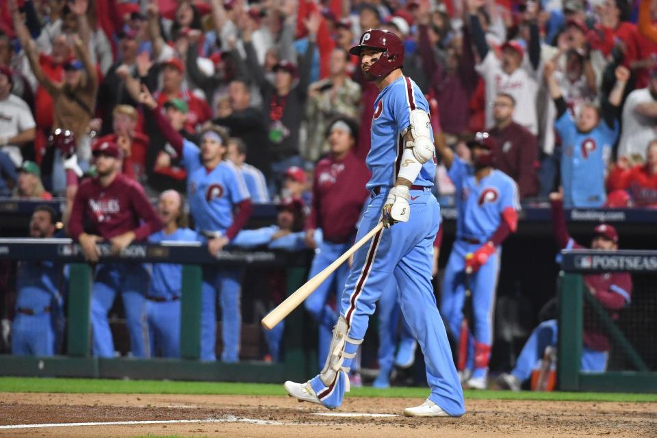 Phillies right fielder Nick Castellanos hits a solo home run against the Braves in the fourth inning.