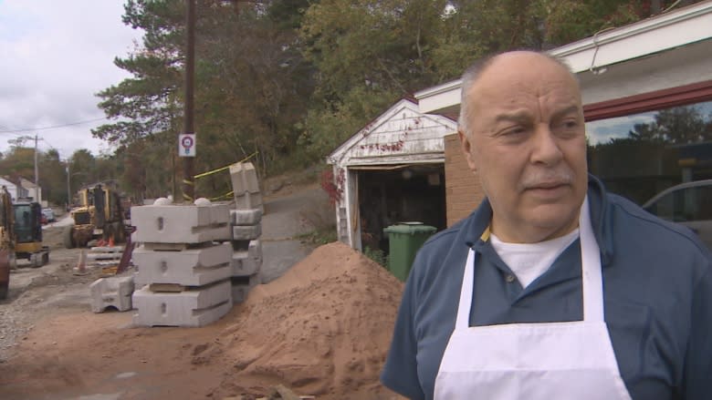 Lack of weekend work on St. Margarets Bay Road concerns councillor