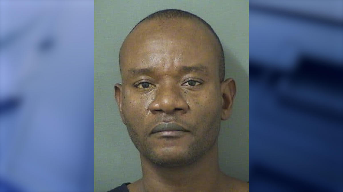 Мъж от Флорида се закара сам в затвора, след като уби младоженци пред дома им, депутати казват: „Гневът го взе“