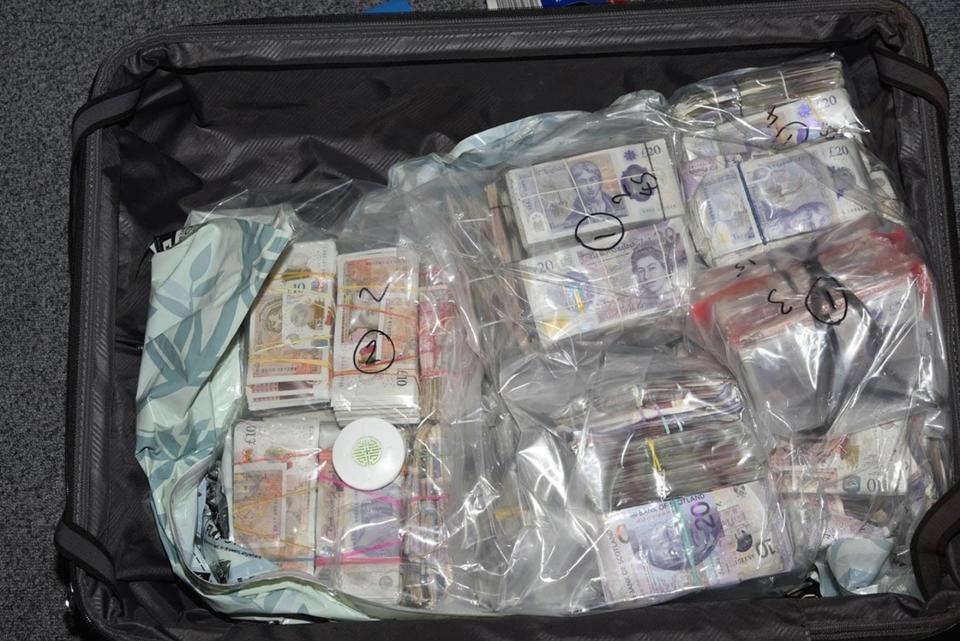 The money was concealed in vacuum-packed bags (PA)