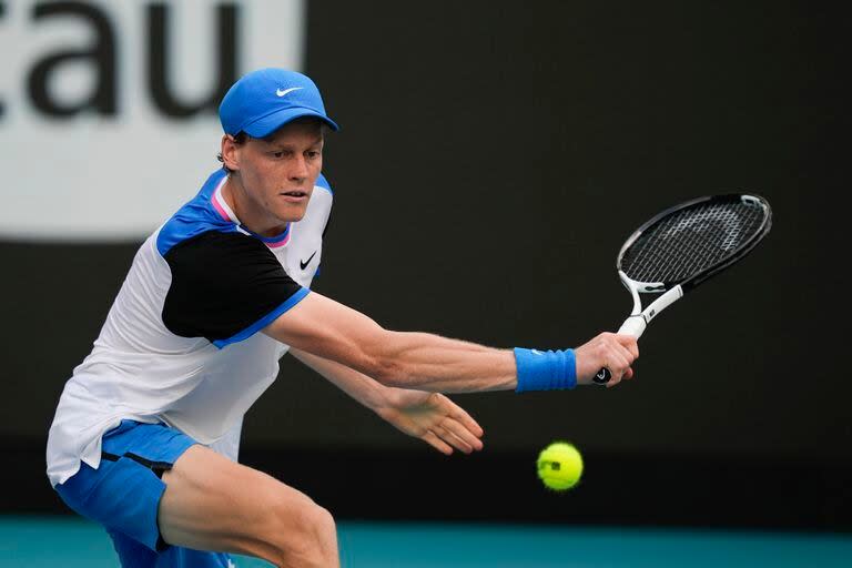 El italiano Jannik Sinner buscará las semifinales del Miami Open frente al checo Tomas Machac