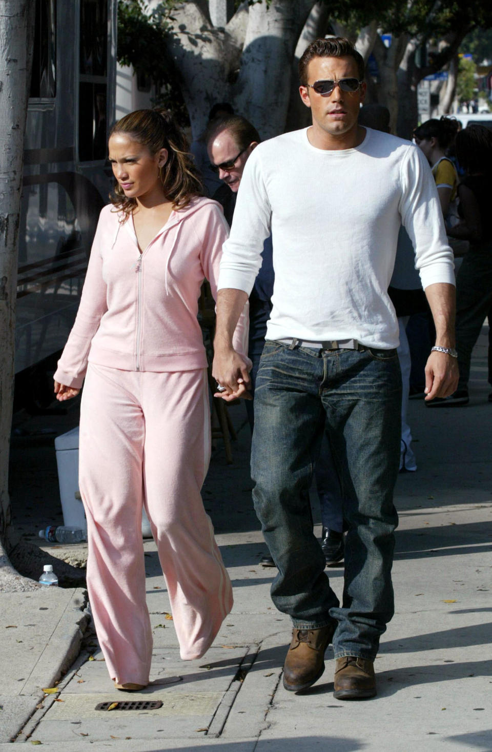 Ben Affleck and Jennifer Lopez walking through Beverly Hills (Getty Images)