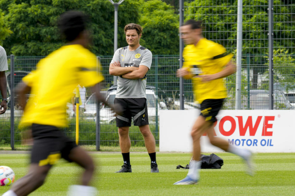 DORTMUND, GERMANY - JUNE 29: head coach Edin Terzic of Borussia Dortmund looks on during the BV Borussia Dortmund Training Session on June 29, 2022 in Dortmund, Germany. (Photo by Alex Gottschalk/DeFodi Images via Getty Images)