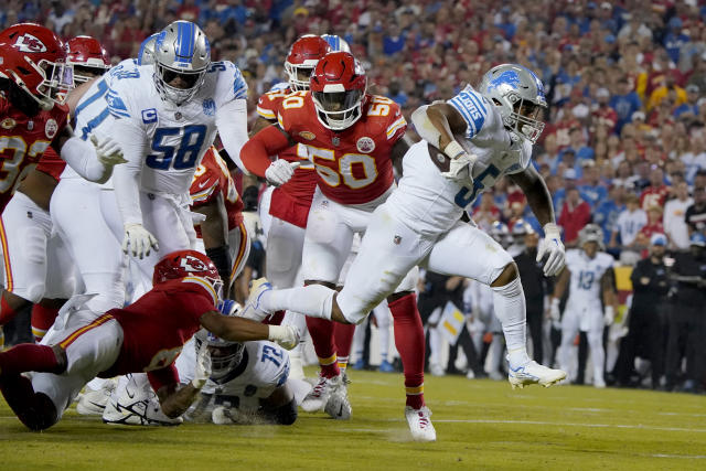 Lions RB Reacts to Dan Campbell's Gutsy Fake Punt Call