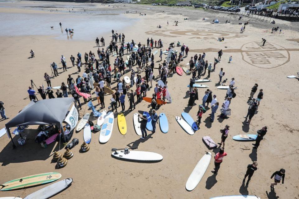 The Northern Echo: Aproximadamente 200 asistieron a la protesta.  Imagen: Stuart Boulton