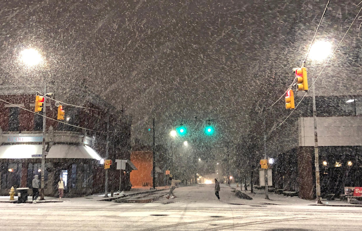 Snow falls in Erie, Pa., on Nov. 16, 2022. (Christopher Millette / Erie Times-News / USA Today Network)