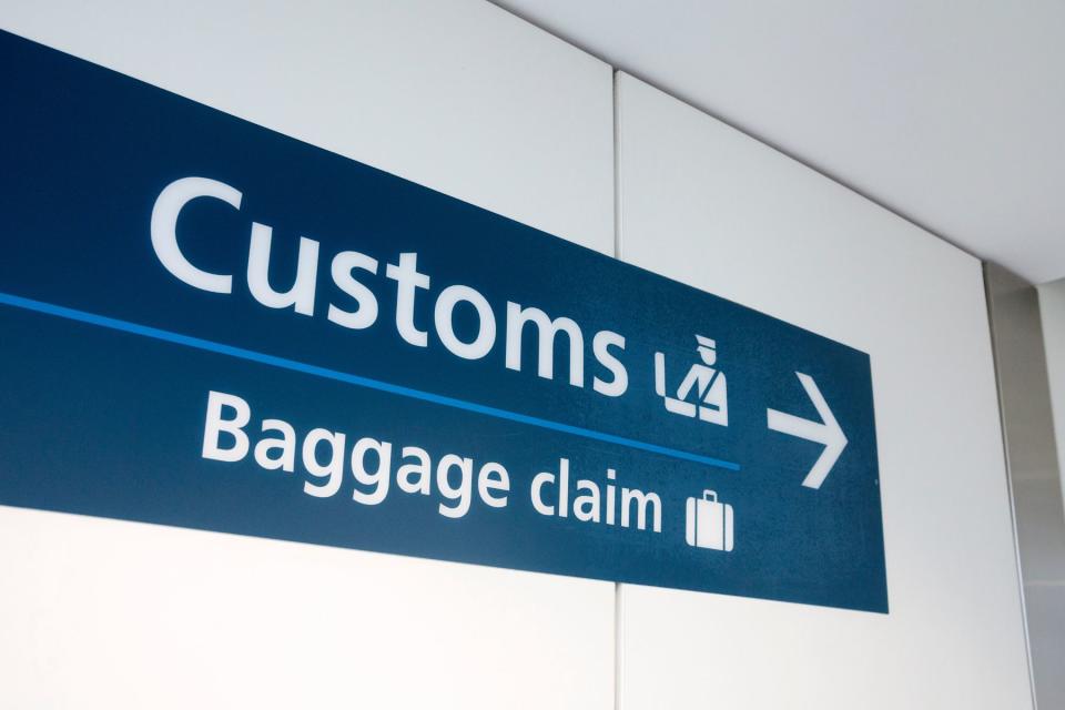 Australia customs sign at airport