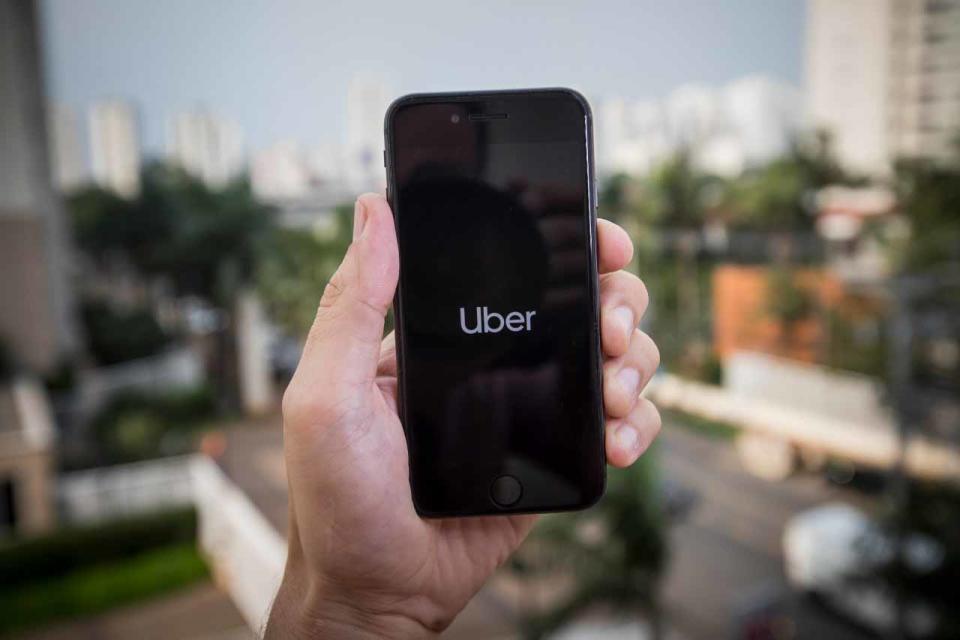 Entre los requisitos para ser conductor de Uber Moto, se destaca ser mayor de 18 años,