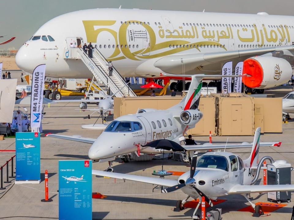 رحلة طيران الإمارات المجددة في طائرة الإمارات إيرباص A380 - رحلة معرض دبي للطيران 2021