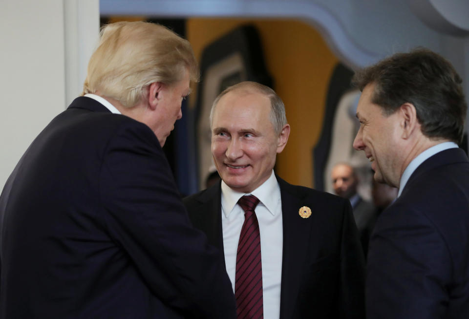 U.S. President Donald Trump and Russian President Vladimir Putin talk during the APEC summit in Danang, Vietnam, on Nov. 11, 2017.&nbsp; (Photo: Sputnik Photo Agency/Reuters)