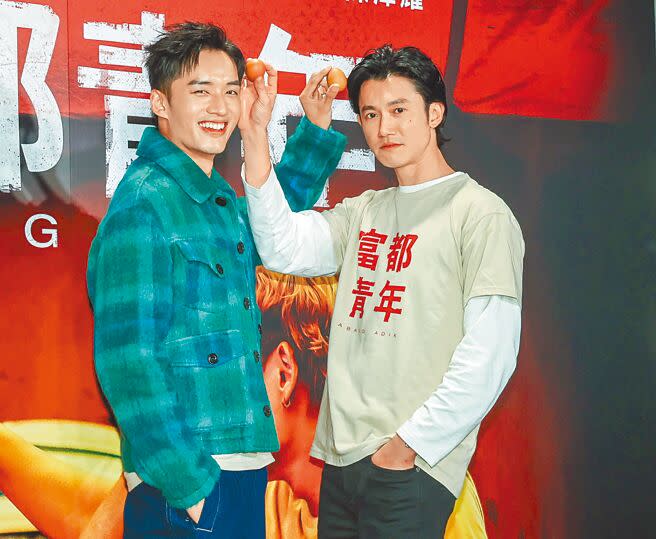 陳澤耀（左）、吳慷仁再次以《富都青年》中的角色雙雙入圍亞洲電影大獎。（粘耿豪攝）