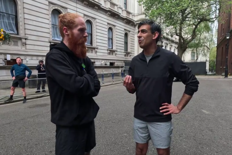 Rishi Sunak with long-distance runner Russ Cook (No10/X)