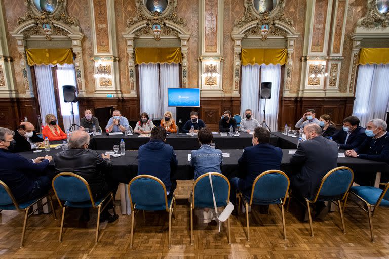 Kicillof reunió a los intendentes de la tercera sección electoral el miércoles